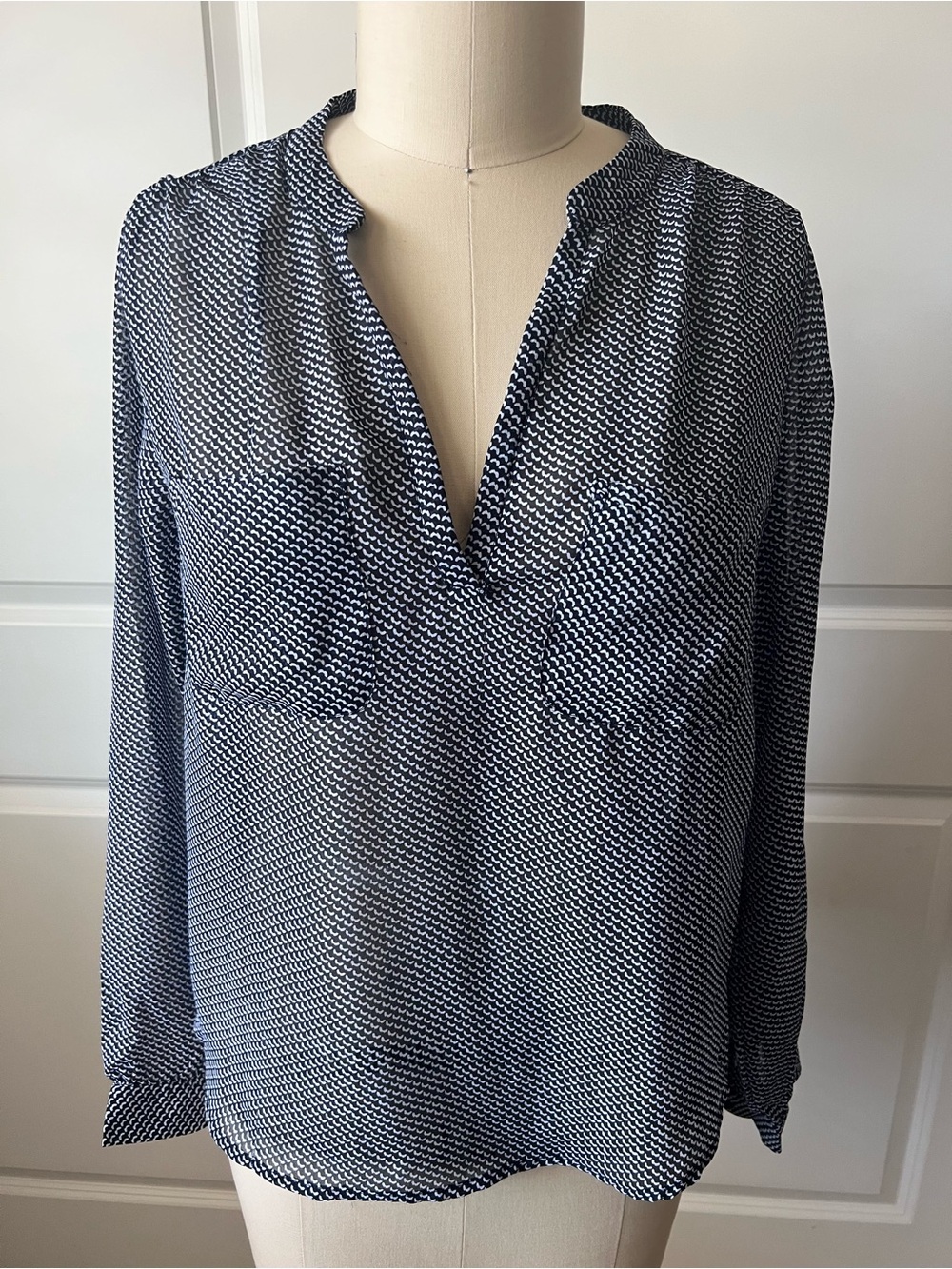 Cynthia Rowley Navy and White V-Neck Long-Sleeve Blouse
